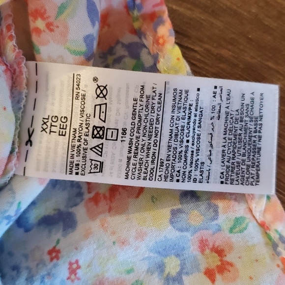 Old Navy Floral True Wrap Blouse Woman XXL - Picture 8 of 10